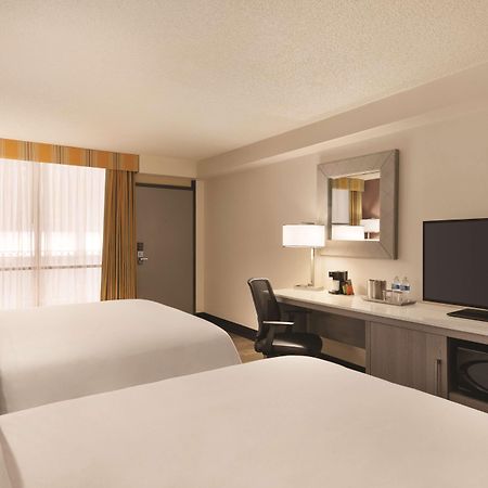 Radisson Hotel Lenexa Overland Park Екстериор снимка
